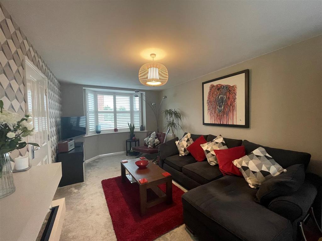 John Corbett Drive, Amblecote, DY8 4BJ 3 bed semidetached house £285,000