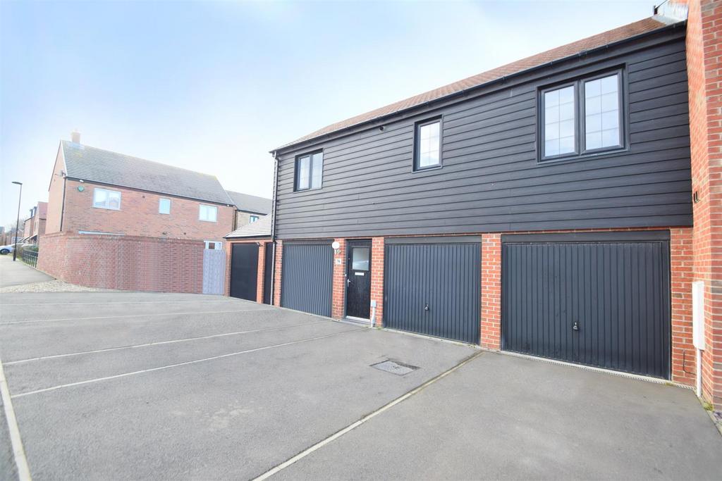 Hastings Drive, Shiremoor, Newcastle... 2 bed apartment £750 pcm (£173 pw)