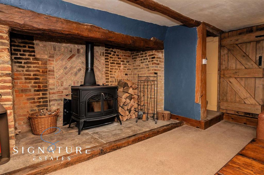 YEWCOTTAGE ALDBURY 122 (1).jpg