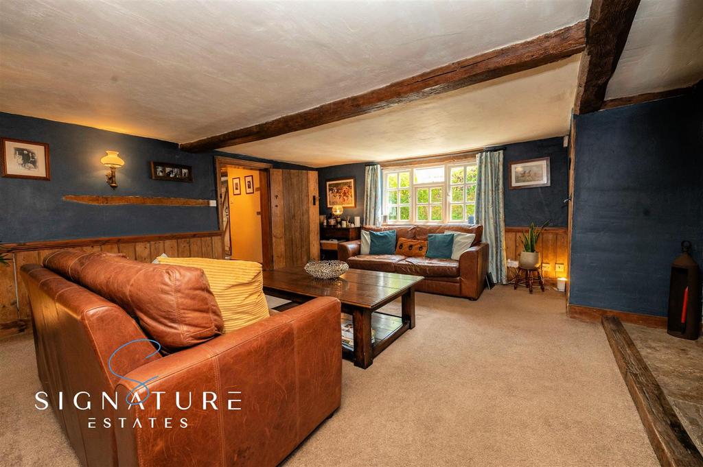 YEWCOTTAGE ALDBURY 113 (1).jpg