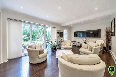 4 bedroom detached house for sale, The Rise, Edgware