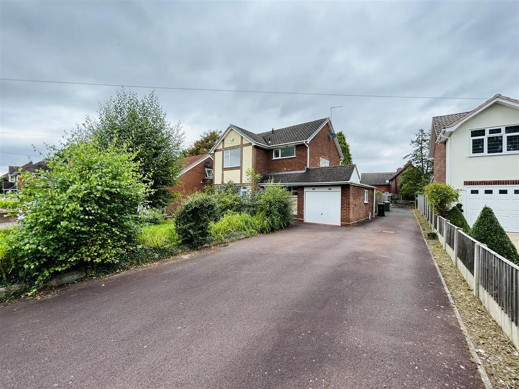 78 Redhouse Road, Tettenhall 3 bed detached house £1,300 pcm (£300 pw)