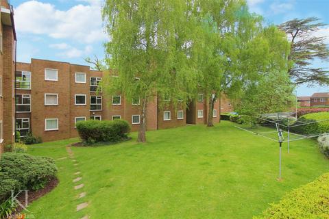 2 bedroom flat for sale, Kestrel Court, Ware