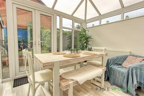 17 Bradgate Croft, Chesterfield, S41 0XZ