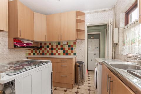 2 Oak Road, Erith, DA8 2NL