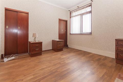 2 Oak Road, Erith, DA8 2NL