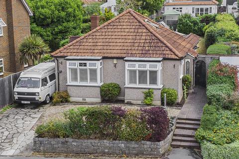 15 West Gardens, Epsom, KT17 1NQ