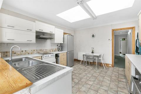 15 West Gardens, Epsom, KT17 1NQ