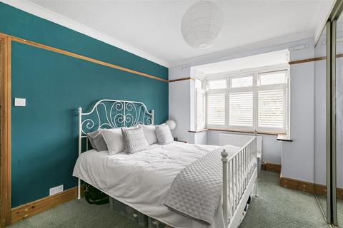 15 West Gardens, Epsom, KT17 1NQ