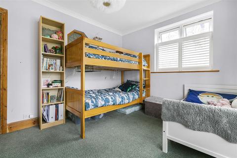 15 West Gardens, Epsom, KT17 1NQ