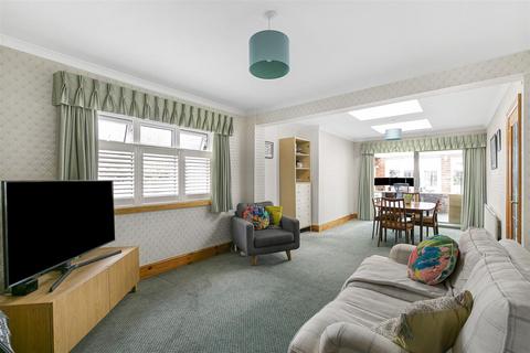15 West Gardens, Epsom, KT17 1NQ