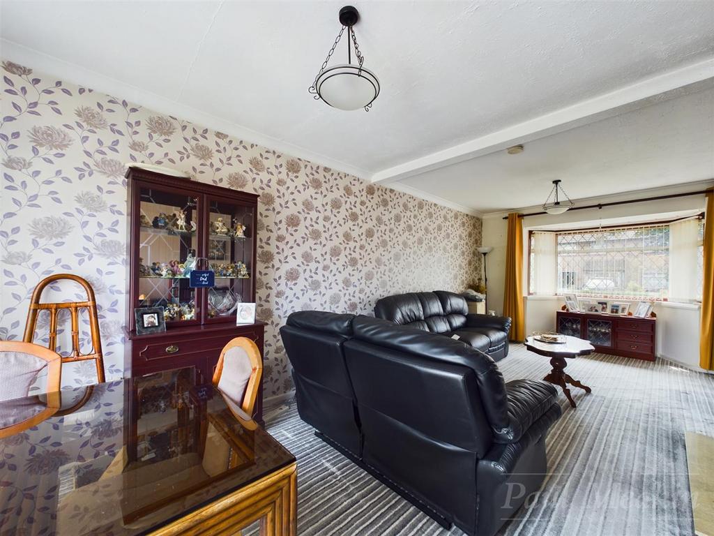 Living/dining room