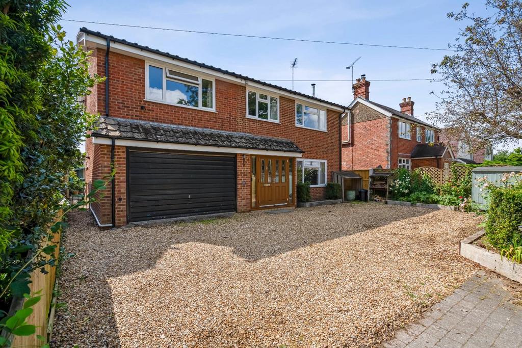 Eastfield Lane, Ringwood 4 bed detached house £639,950