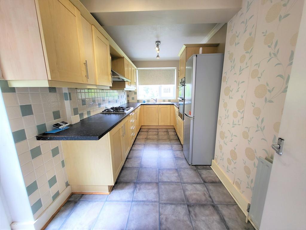 Heathcote Avenue, Hatfield, AL10 3 bed character property £450,000