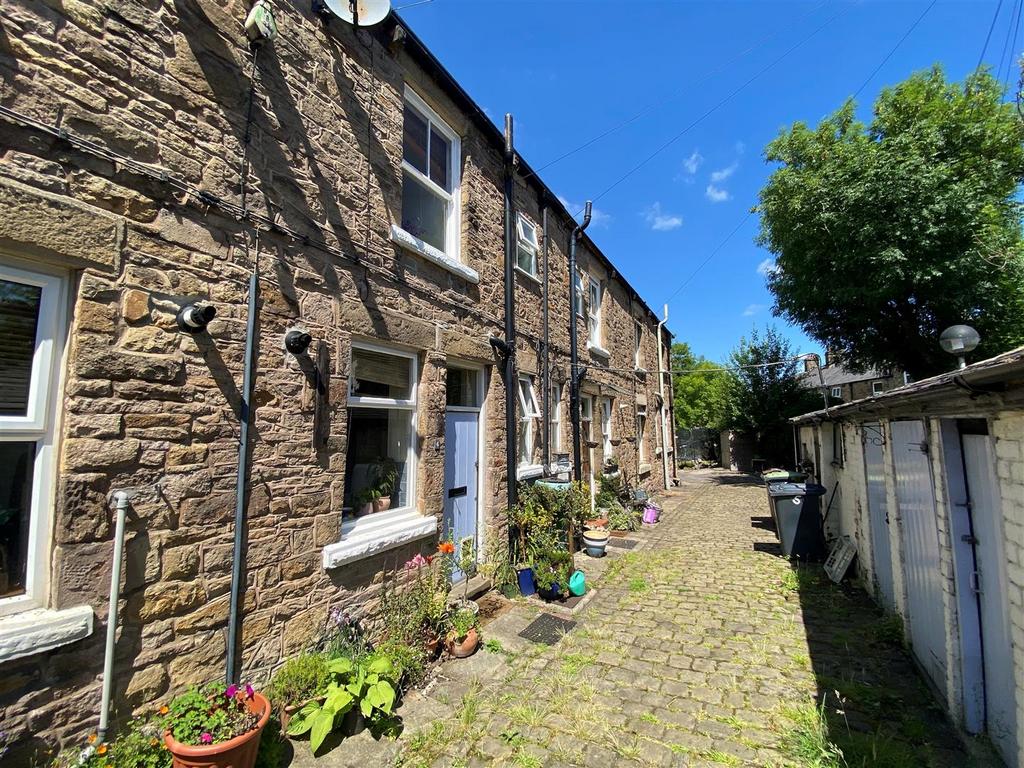 The Owlers, Whaley Bridge, High Peak 2 bed terraced house for sale £