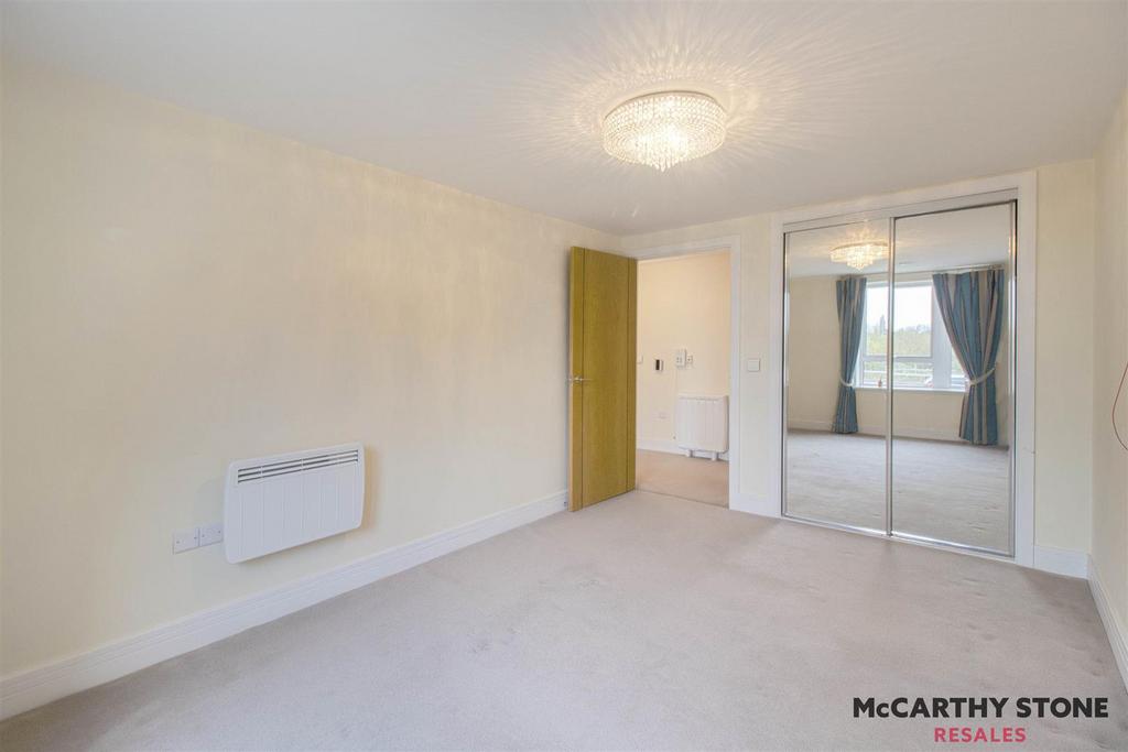 06 bedroom.jpg