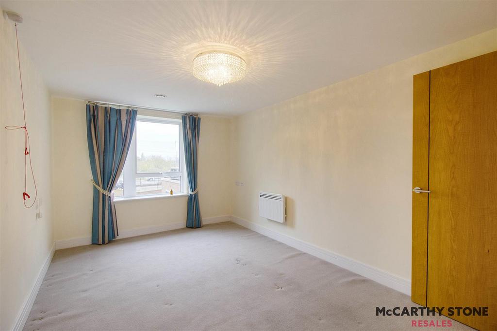 05 bedroom.jpg