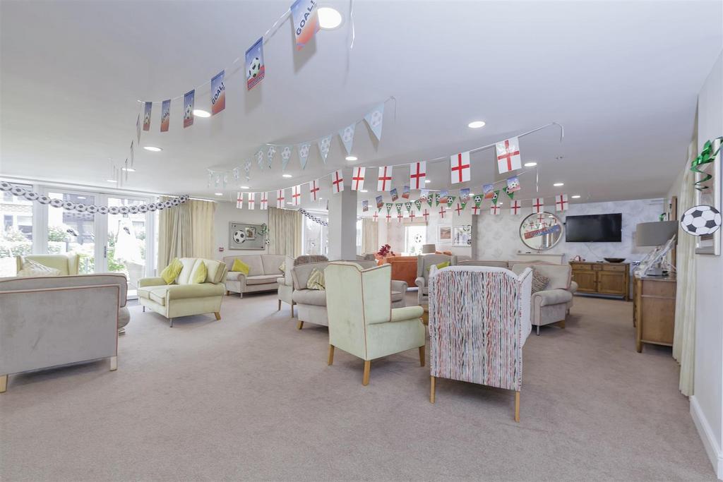 Communal lounge 2.jpg