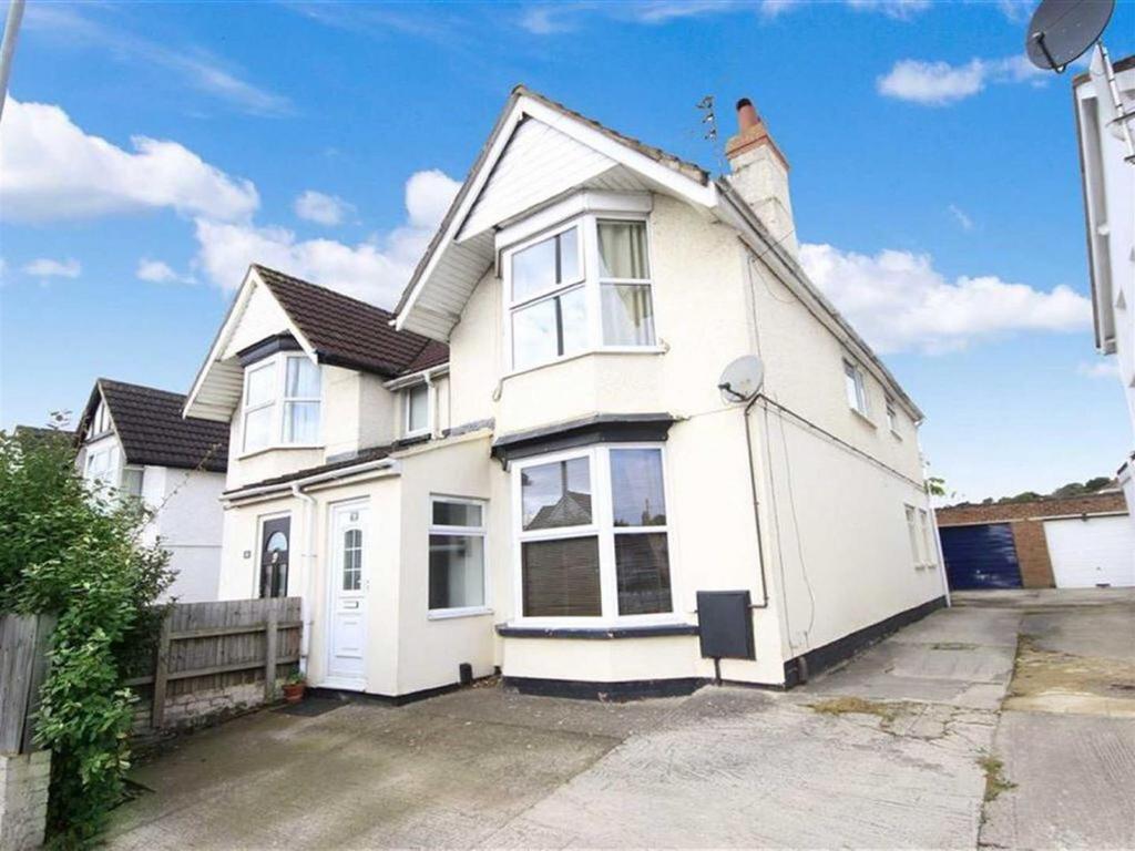 Croft Road, Old Town, Swindon 1 bed detached house £550 pcm (£127 pw)