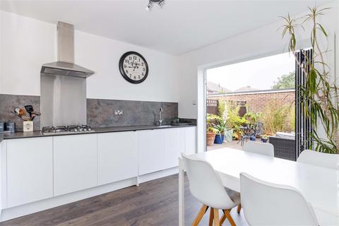 134 Alinora Crescent, Goring By Sea, Worthing, BN12 4HJ
