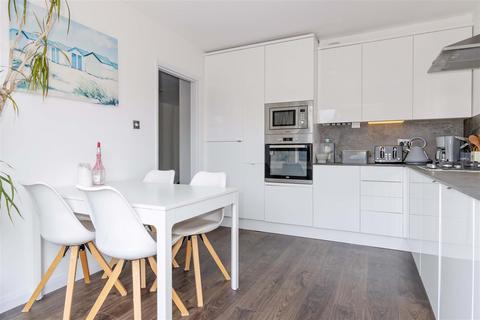 134 Alinora Crescent, Goring By Sea, Worthing, BN12 4HJ