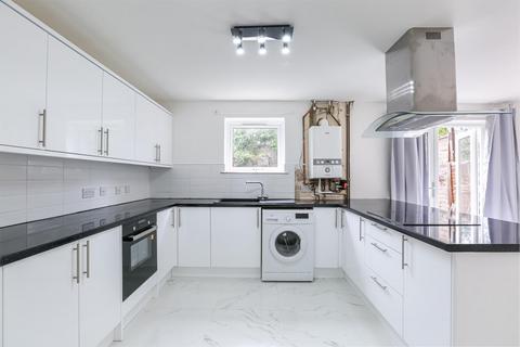 28 Acorn Way, London, SE23 2XU