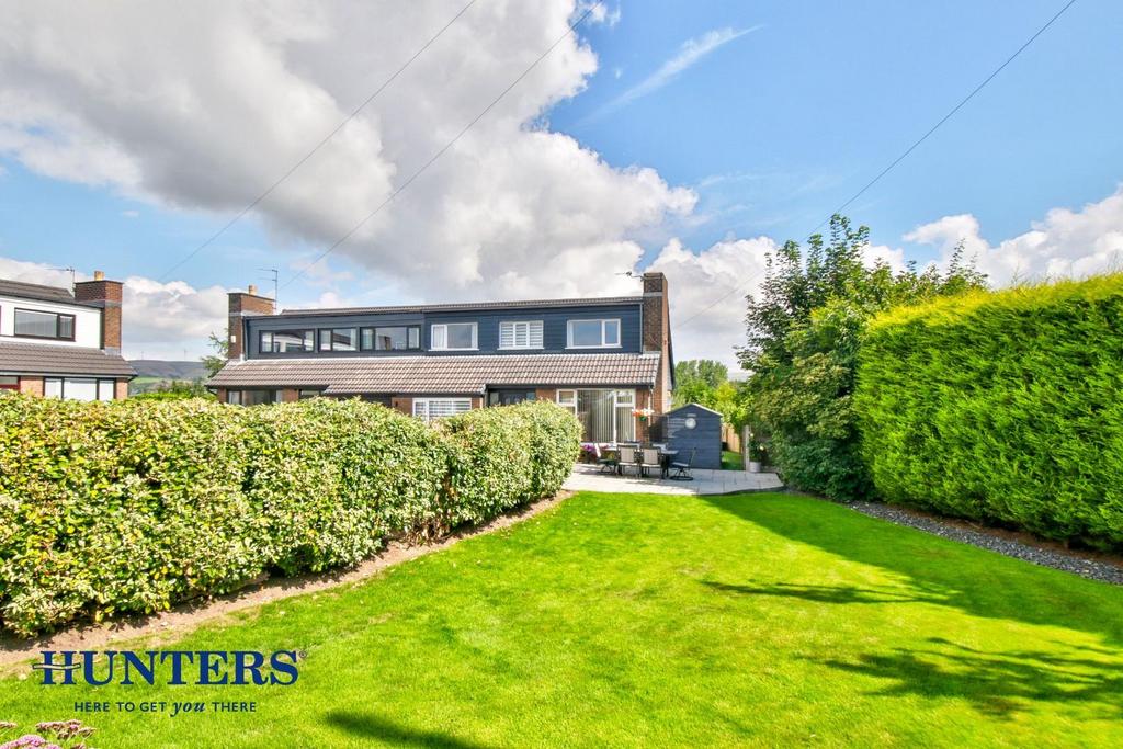 Leighton Avenue, Smithy Bridge, OL15 0BW 3 bed semidetached house for