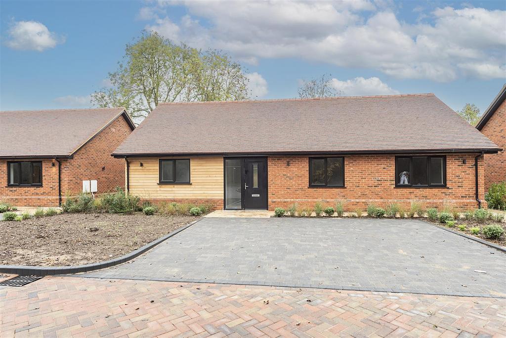 Hatching Green, Harpenden 3 bed detached bungalow for sale £1,345,000
