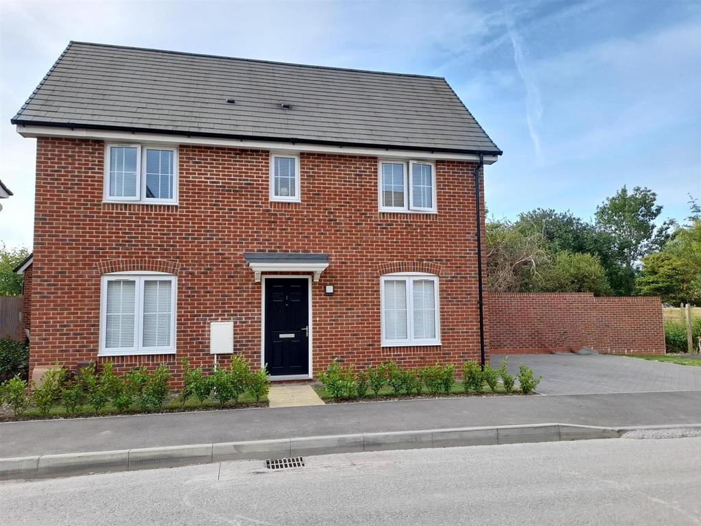 Riggs Lane, Eastergate 3 bed detached house £379,950