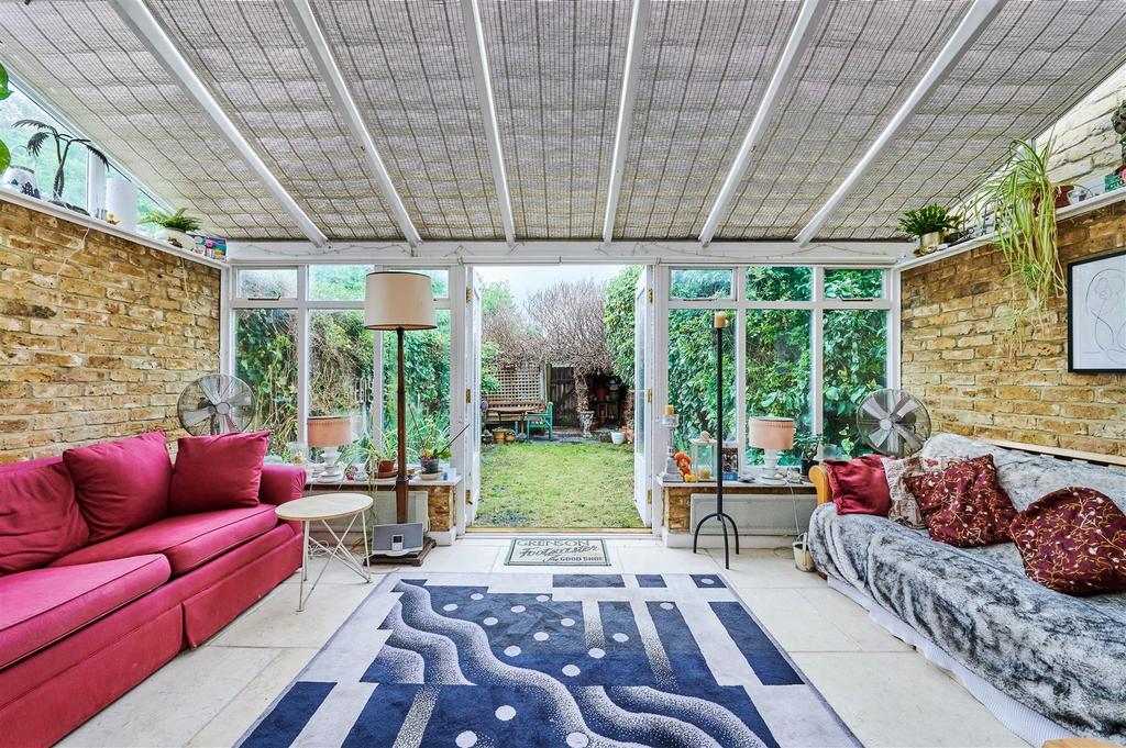 James Anderson - Temple Sheen Road London SW14 7 PY