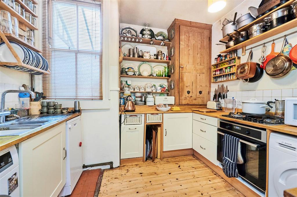 James Anderson - Temple Sheen Road London SW14 7 PY