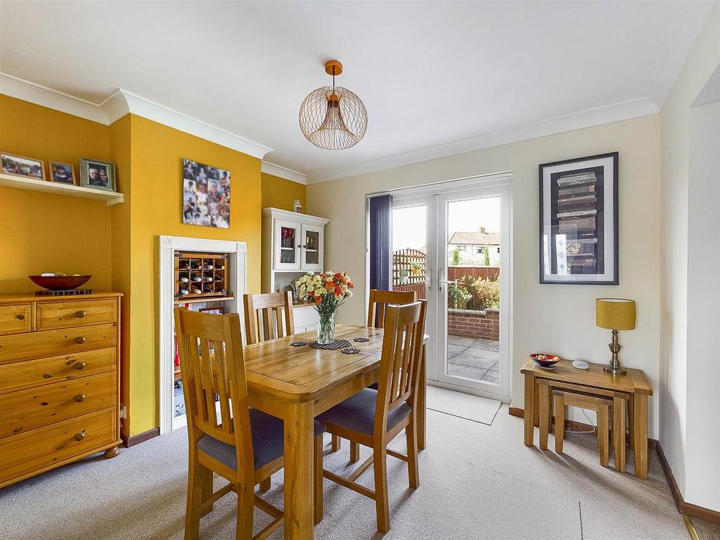 Gardens Walk, UptonUponSevern, Worcester 3 bed semidetached house