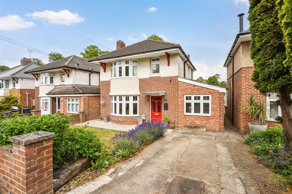 St. Hubert Road, Andover 3 bed detached house for sale £495,000