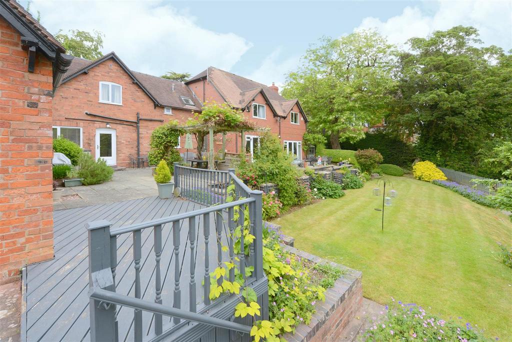27 Kennedy Road, Shrewsbury, SY3 7AB 5 bed detached house for sale £