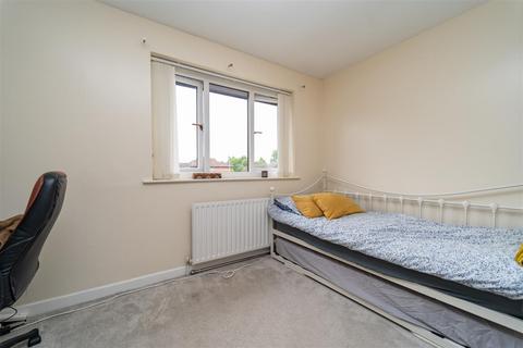 11 Shuttleworth Close, Manchester, M16 8NN