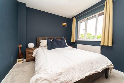 11 Shuttleworth Close, Manchester, M16 8NN