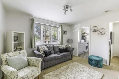 1 bedroom apartment for sale, Dunnymans Road, Banstead