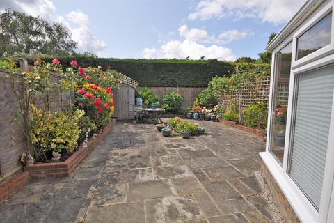 4 Blacksmiths Copse, Hailsham, BN27 3XB