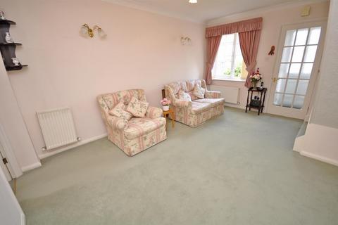4 Blacksmiths Copse, Hailsham, BN27 3XB