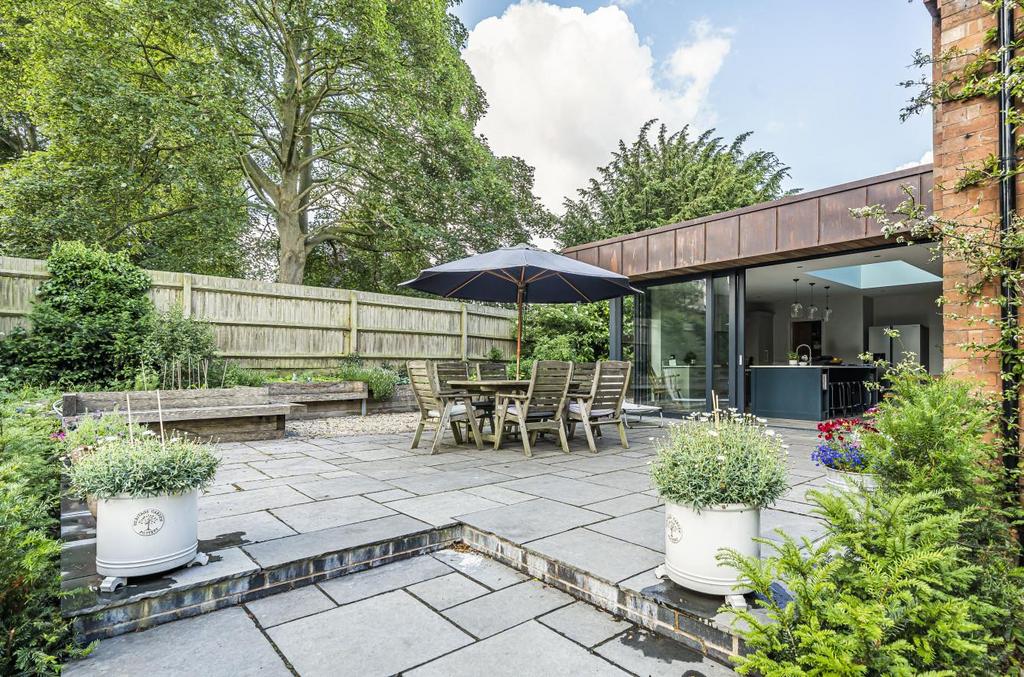 Entertaining area