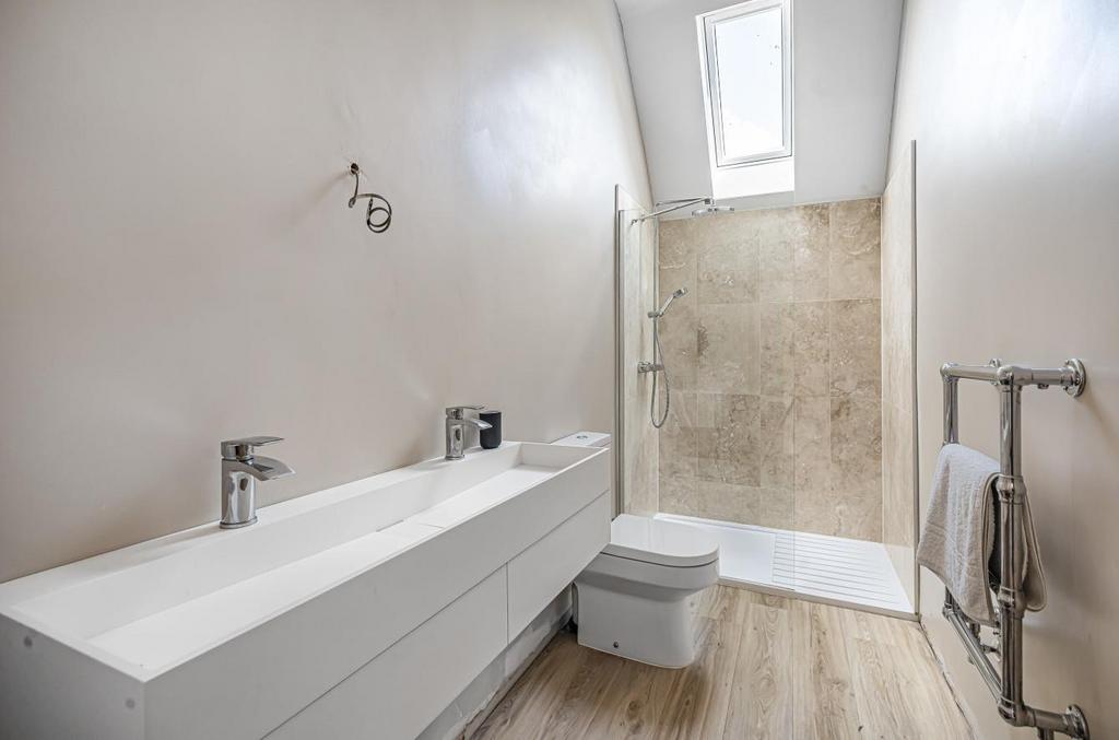 Ensuite shower room