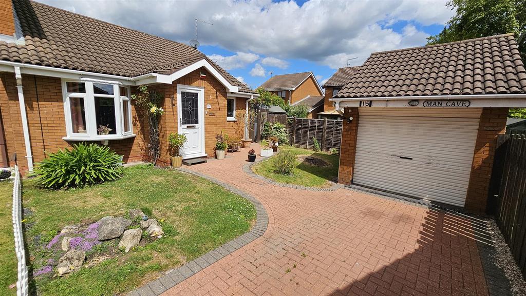 Ringwood Road, Bingham 3 bed semidetached bungalow for sale £220,000