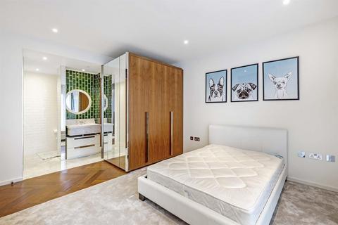 2 bedroom flat for sale, Capital Building, Embassy Gardens, 8 New Union Square, Nine Elms, London, SW11