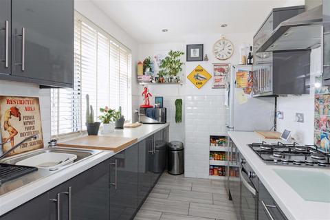 1 bedroom flat for sale, South Street, Lancing