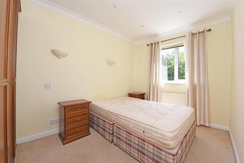 2 bedroom flat to rent, Upper Richmond Road West, East Sheen, SW14