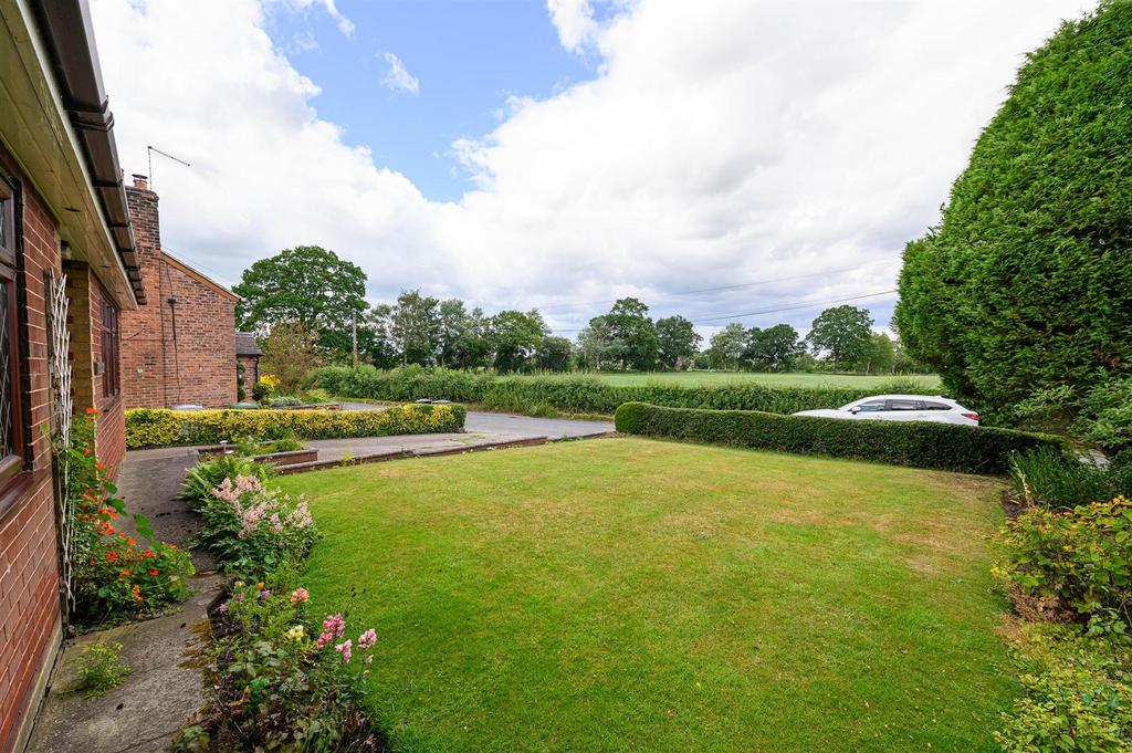 Kingfishers Rest, Longhill Lane, Hankelow, Cheshire 2 bed detached bungalow for sale £350,000