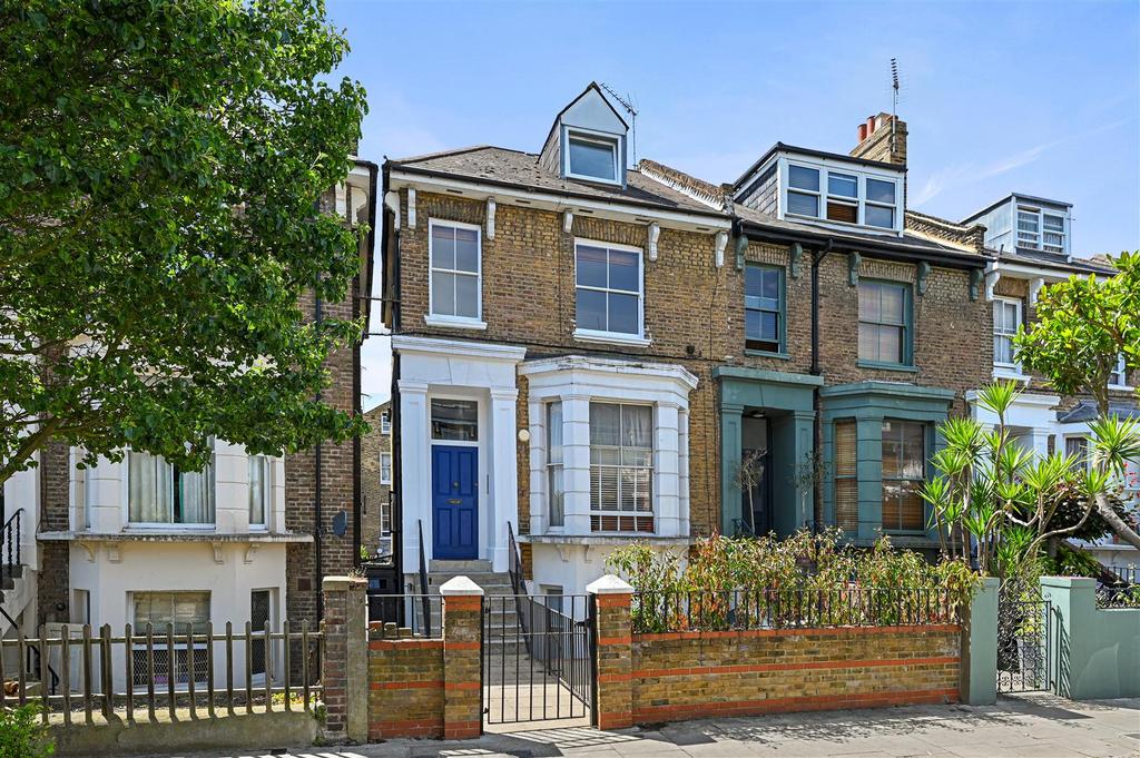 Devonport Road, London W12 2 bed for sale £475,000