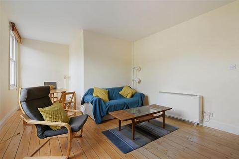 2 bedroom maisonette for sale, Devonport Road, London W12