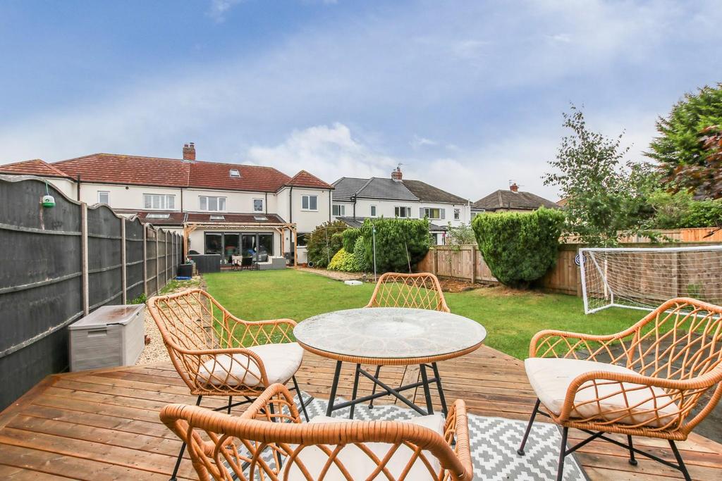 Reynolds Avenue, West Moor, NE12 4 bed semidetached house £350,000