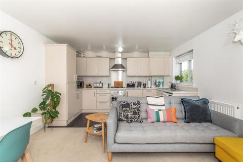 2 bedroom flat for sale, Sand Ridge, Ridgewood, Uckfield